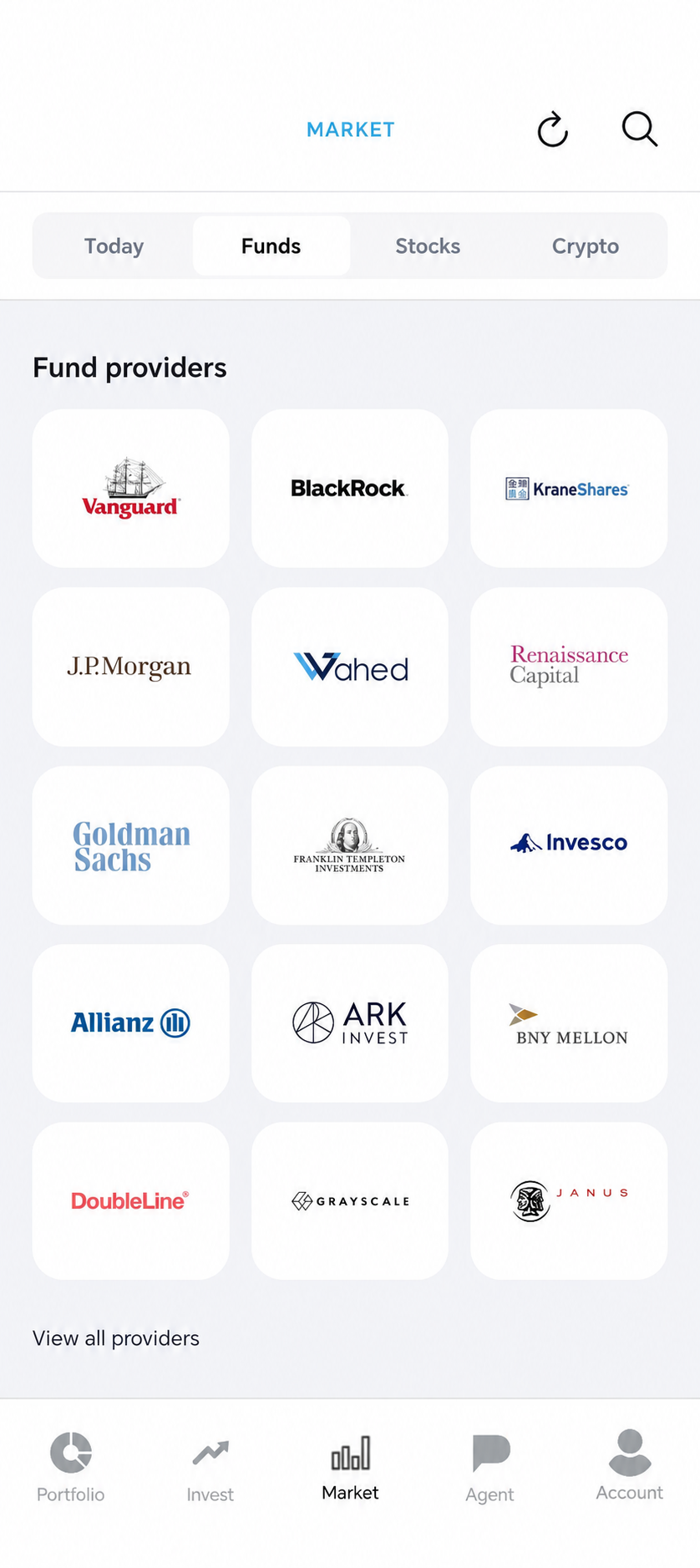 Pasiv Market screen with Funds selected and Vanguard, J.P. Morgan, Goldman Sachs, Allianz and DoubleLine in the first column